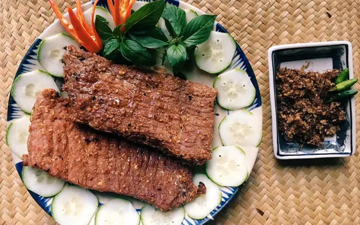 Muối Kiến Vàng Ăn Với Gì