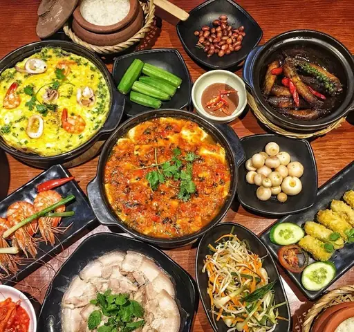 Nhà Hàng Cơm Niêu Việt Nam