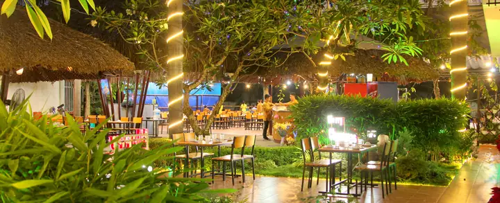 Nhà Hàng Sân Vườn Quận 7