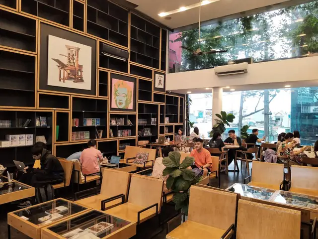 Nhà Sách Cá Chép Quận 1