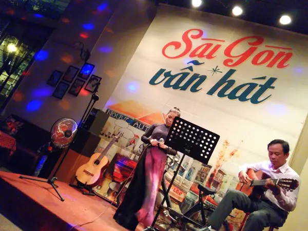 Phòng Trà Sài Gòn Vẫn Hát Phòng Trà Sài Gòn Vẫn Hát