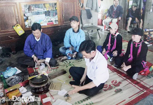Phong Tục Tập Quán Của Các Dân Tộc Thiểu Số Phong Tục Tập Quán Của Các Dân Tộc Thiểu Số