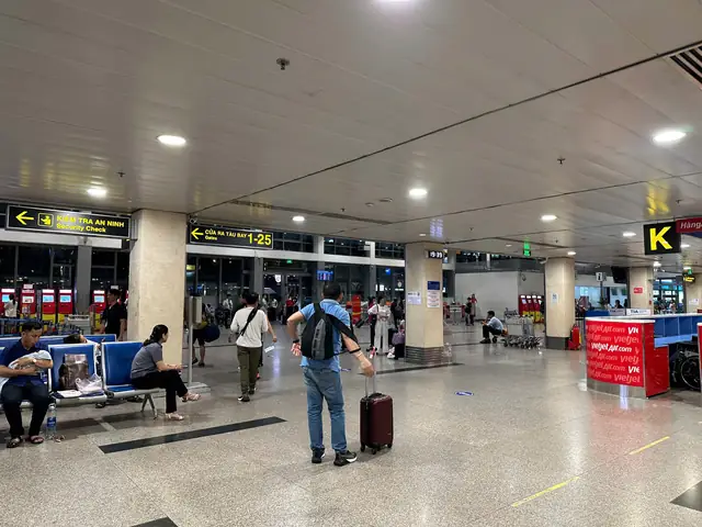 Sân Bay Tân Sơn Nhất Buổi Tối Sân Bay Tân Sơn Nhất Buổi Tối