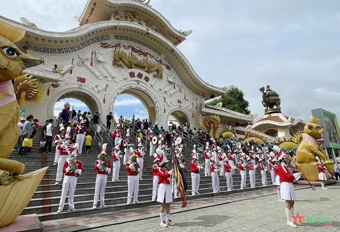 Tham Quan Khu Du Lịch Suối Tiên Tham Quan Khu Du Lịch Suối Tiên