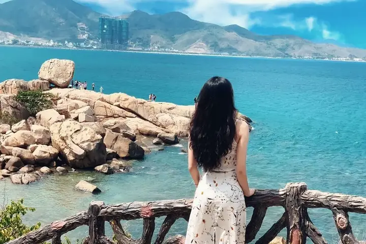 Thuyết Minh Về Hòn Chồng Nha Trang Thuyết Minh Về Hòn Chồng Nha Trang