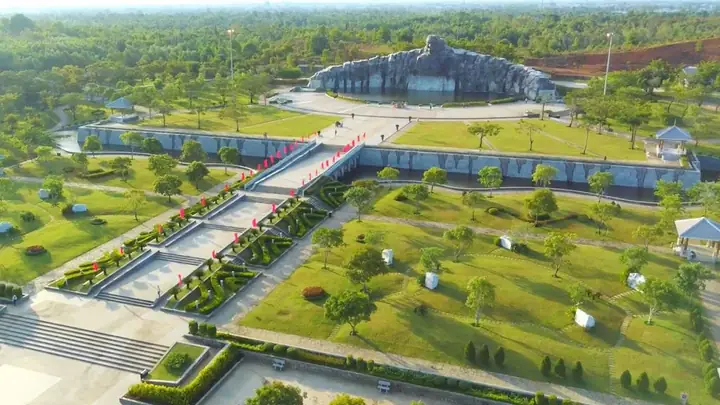 Thuyết Minh Về Tượng Đài Mẹ Thứ Thuyết Minh Về Tượng Đài Mẹ Thứ