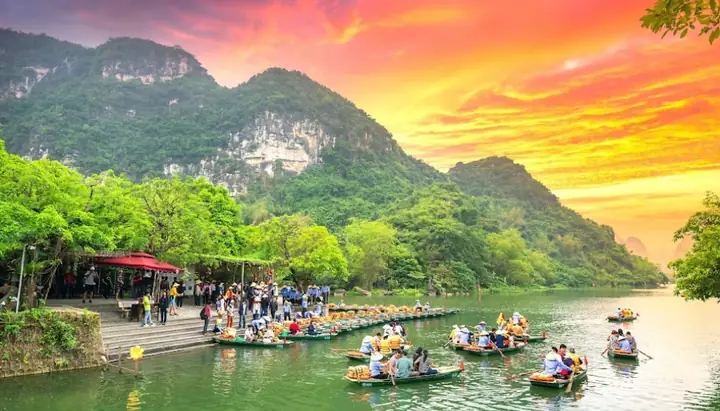 Tour Hà Nội Ninh Bình 4 Ngày 3 Đêm Tour Hà Nội Ninh Bình 4 Ngày 3 Đêm