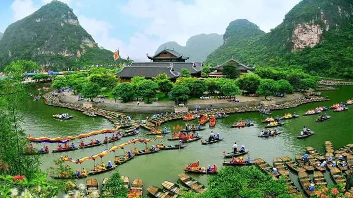 Tour Tràng An Ninh Bình 1 Ngày Tour Tràng An Ninh Bình 1 Ngày
