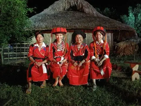 Trang Phục Dân Tộc Cờ Lao