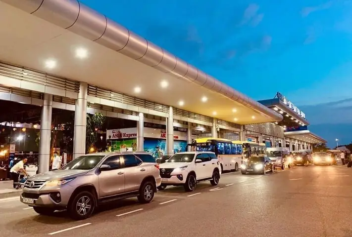 Xe Đưa Đón Sân Bay Cam Ranh Nha Trang Xe Đưa Đón Sân Bay Cam Ranh Nha Trang