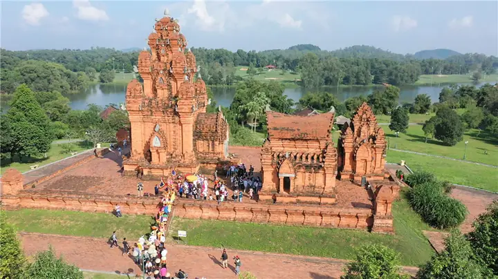 Làng Văn Hóa Các Dân Tộc Vn Làng Văn Hóa Các Dân Tộc Vn