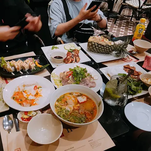 Nhà Hàng Món Việt Sang Trọng Ở Quận 1 Nhà Hàng Món Việt Sang Trọng Ở Quận 1