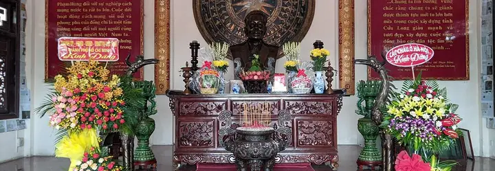 Thuyết Minh Về Đền Thờ Phạm Hùng Thuyết Minh Về Đền Thờ Phạm Hùng