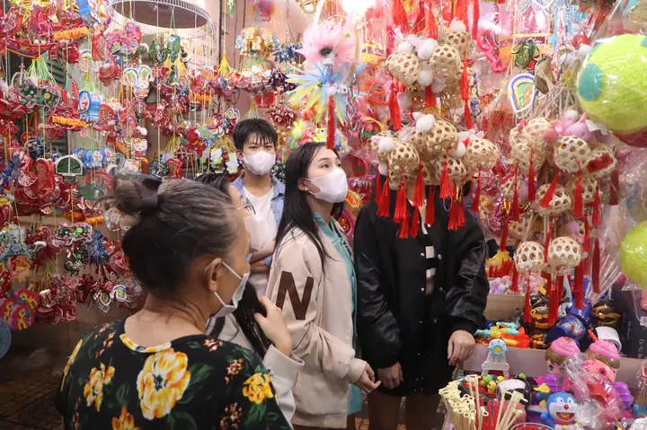 Trung Thu Là Tết Thiếu Nhi Mà Sao Người Lớn Trung Thu Là Tết Thiếu Nhi Mà Sao Người Lớn