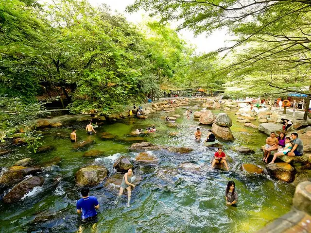 Xe Buýt Đi Thủy Châu Bình Dương Xe Buýt Đi Thủy Châu Bình Dương
